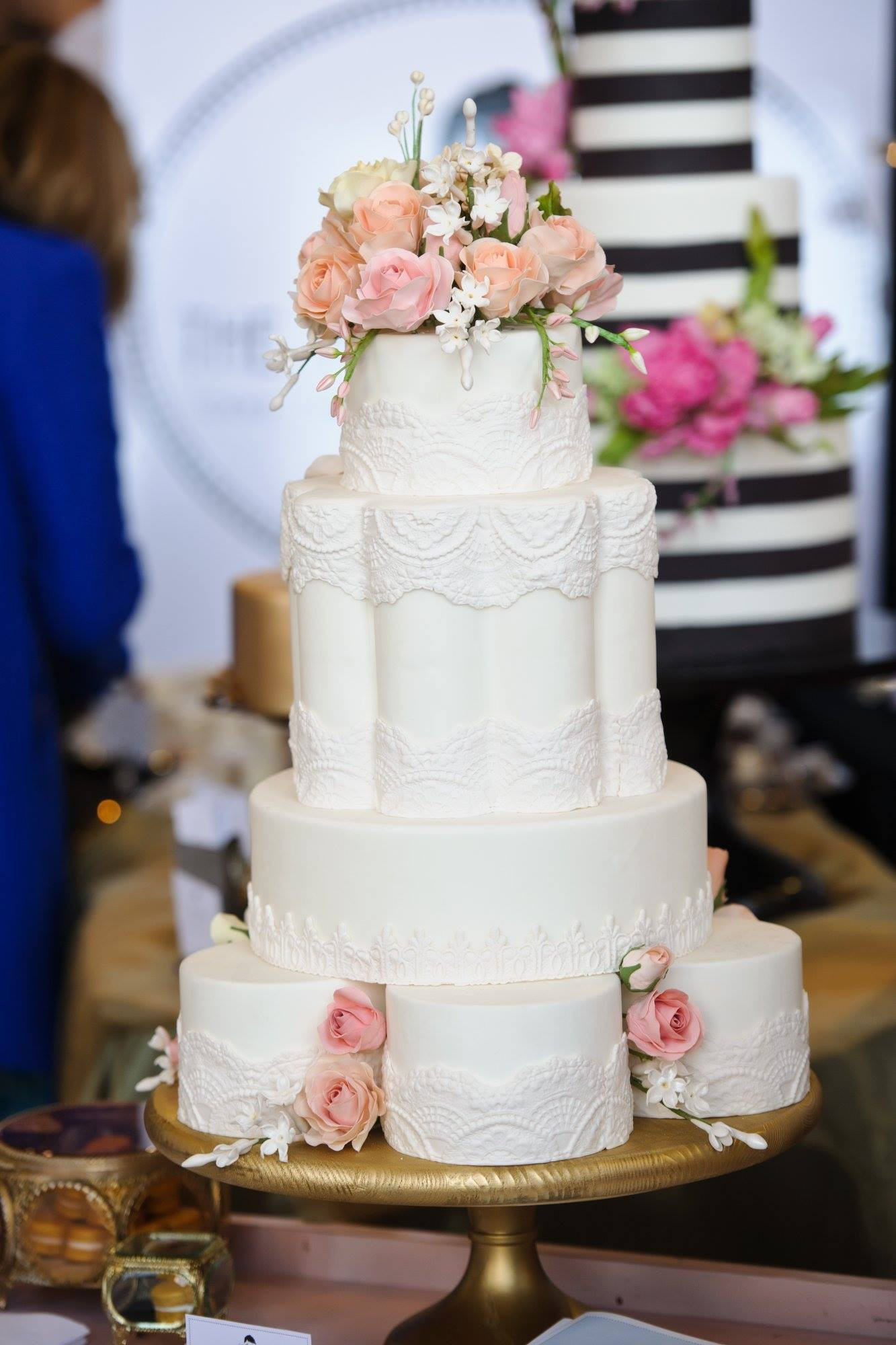 Elaborate Wedding Cakes
 40 Wedding Cake Designs with Elaborate Fondant Flowers