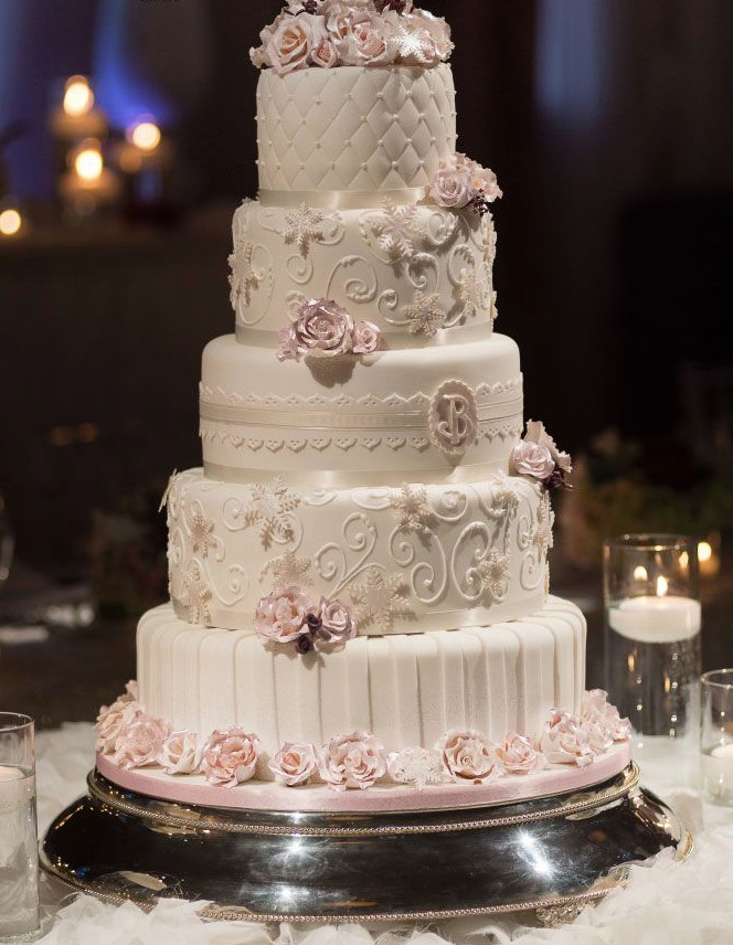 Elaborate Wedding Cakes
 26 Elaborate Wedding Cakes with Sugar Flower Details