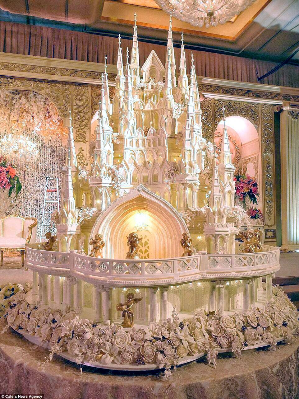 Elaborate Wedding Cakes
 Are these the most elaborate wedding cakes of all time