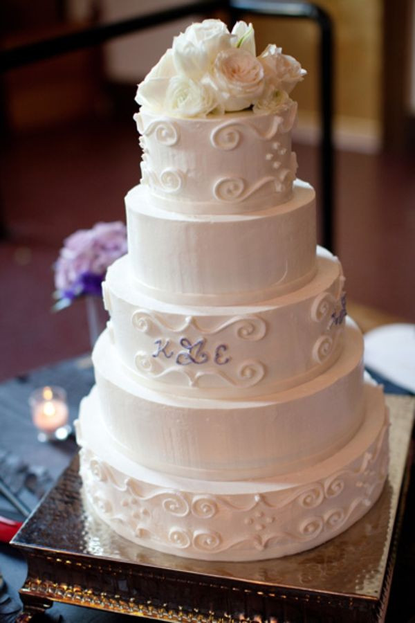 Elegant Buttercream Wedding Cakes
 Elegant buttercream wedding cake