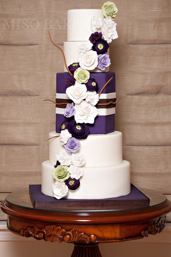 Elegant Purple Wedding Cakes
 Purple Wedding Cake Ideas Designed To Mesmerize Your Guests