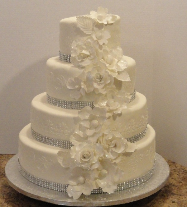 Elegant Wedding Cakes With Bling
 17 Best images about Wedding cake on Pinterest