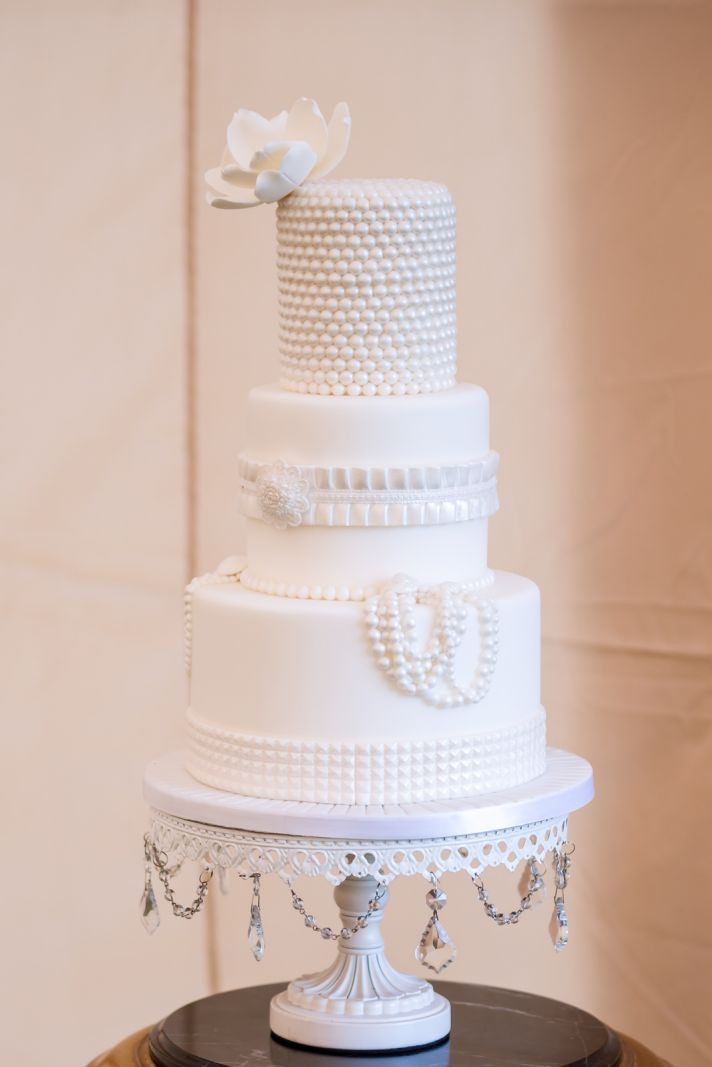 Elegant White Wedding Cakes
 Memorable Wedding A Guide to Elegant Wedding Cakes