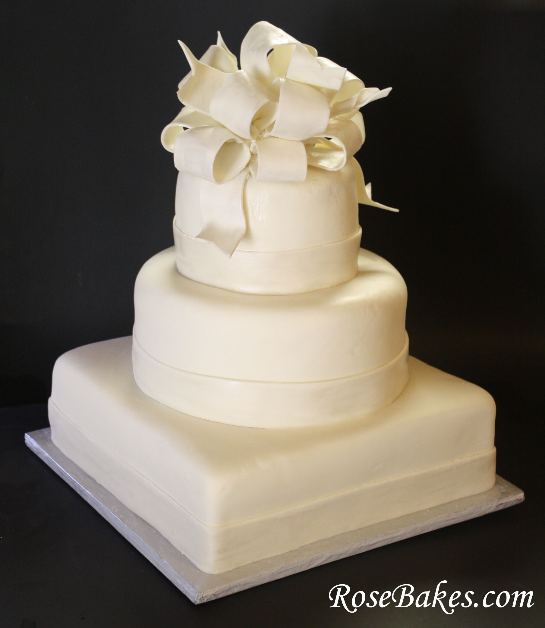 Elegant White Wedding Cakes
 Elegant White Wedding Cake