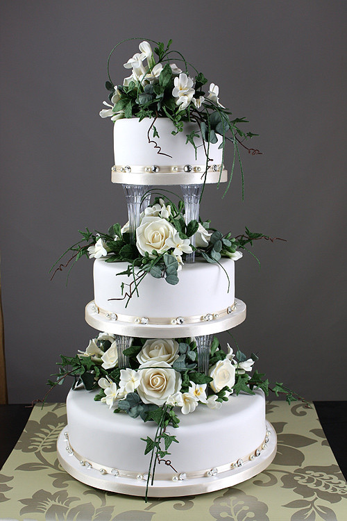 English Wedding Cakes
 Traditional english wedding cake idea in 2017