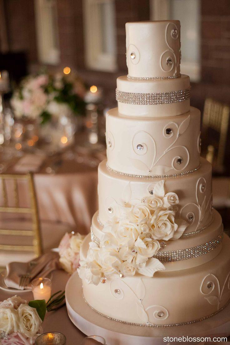 Exquisite Wedding Cakes
 PRETTIEST WEDDING CAKES WITH EXQUISITE DETAILS Weddbook