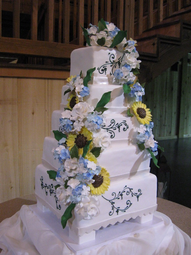 Extravigant Wedding Cakes
 Luxury Inspiration Show stopping Extravagant Wedding