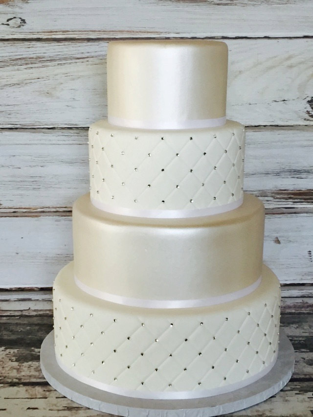 Fake Wedding Cakes
 Chandeliers & Pendant Lights