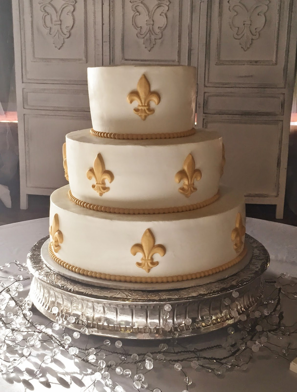 Fleur De Lis Wedding Cakes
 Cakes by Mindy Gold Fleur de Lis Wedding Game 8" 12" & 16"