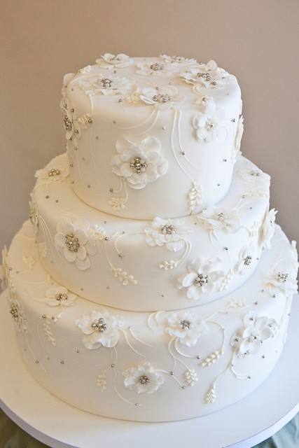 Fleur De Lisa Wedding Cakes
 35 best images about WEDDING CAKES VINTAGE on Pinterest