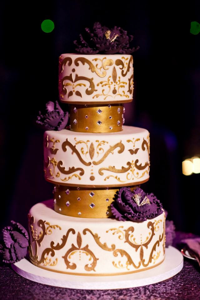 Fleur De Lisa Wedding Cakes
 Spectacular Wedding Cake Ideas MODwedding