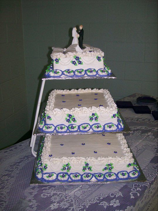 Floating Cake Stand Wedding Cakes
 Square Wedding Cake on floating stand