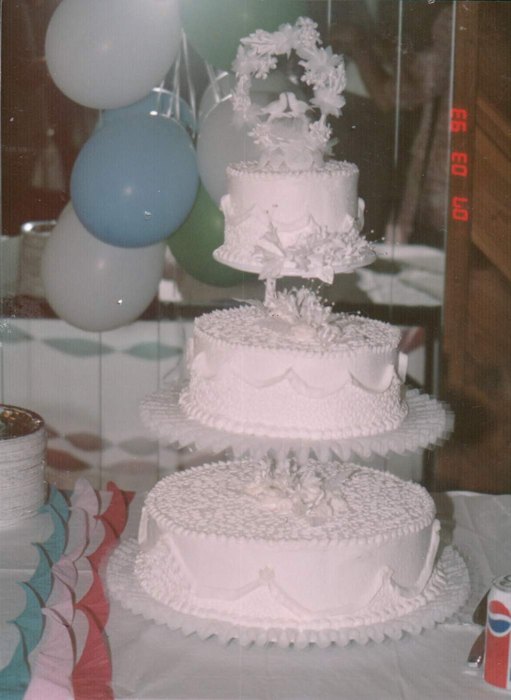 Floating Cake Stand Wedding Cakes
 Floating Cake Stand