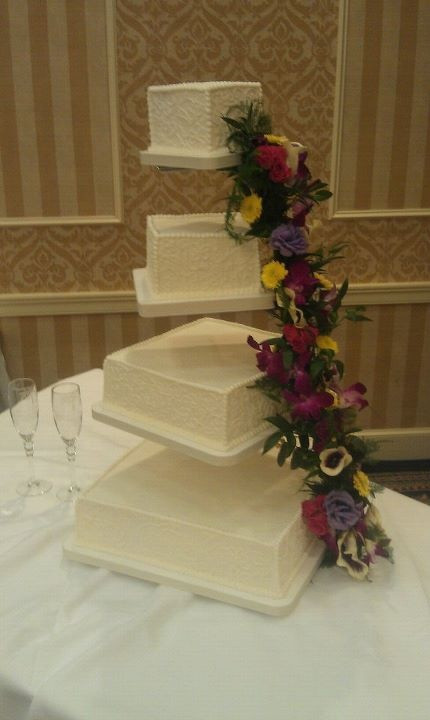 Floating Cake Stand Wedding Cakes
 11 Floating Cake Stand Wedding Cakes 2 Tier