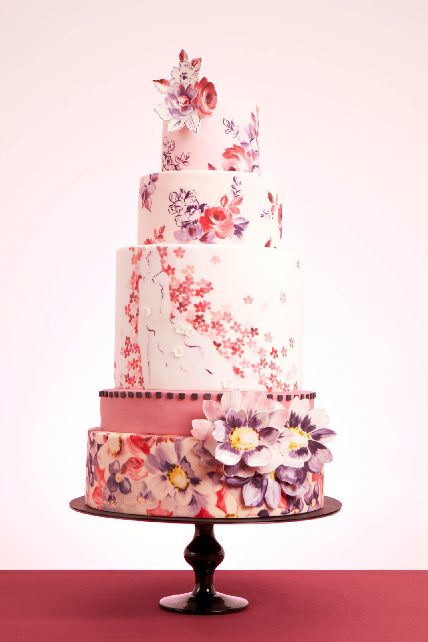 Floral Wedding Cakes
 Vintage floral wedding cake