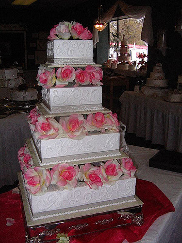 Foam Wedding Cakes
 Delicious Styrofoam Wedding Cake