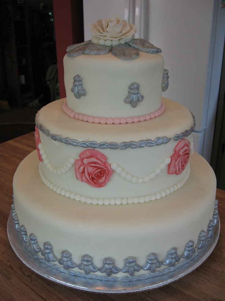 Fondant Molds For Wedding Cakes
 1000 images about Cake wilton fondant molds on Pinterest