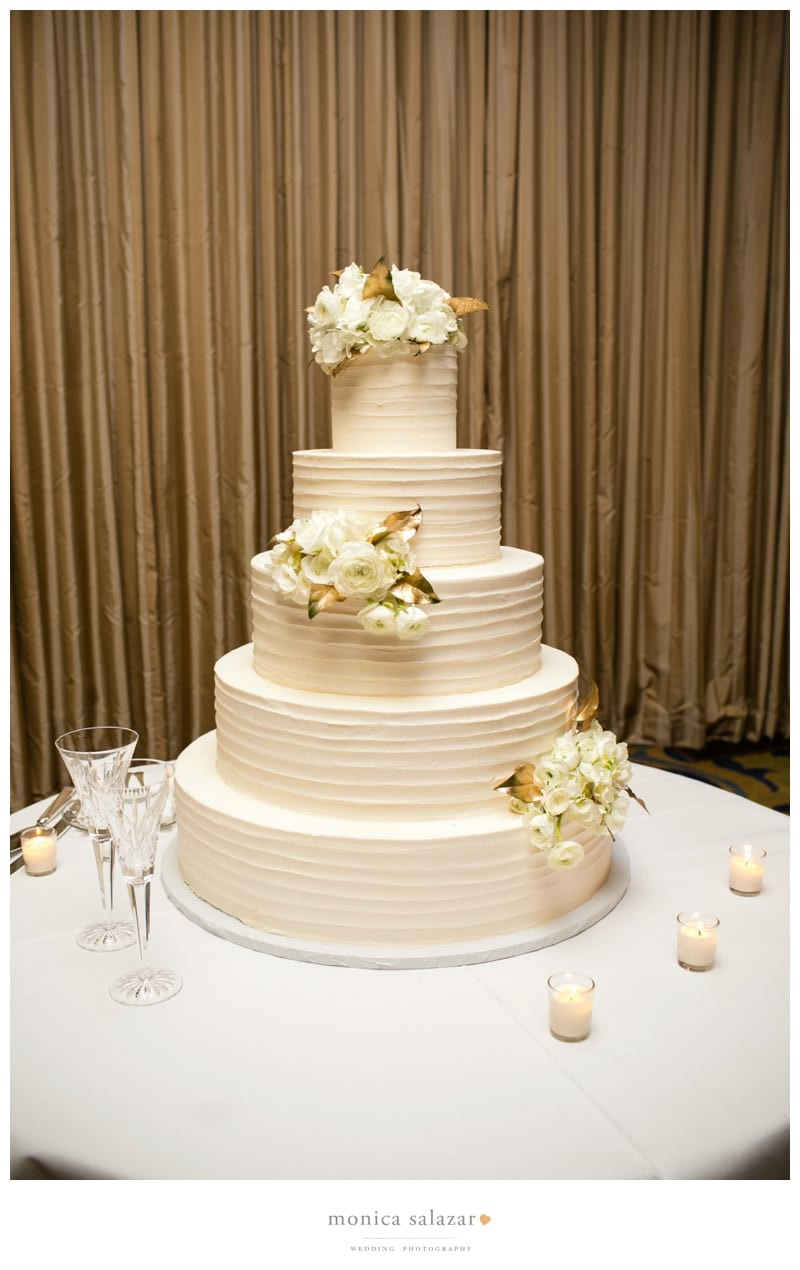 Fort Worth Wedding Cakes
 Lance & Kathleen River Crest Country Club Wedding