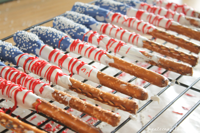 Fourth Of July Pretzels
 Super easy and fun Fourth of July ideas from Thrifty