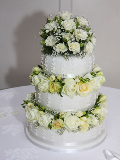 Fresh Flowers On Wedding Cakes
 Wedding Flowers fresh flowers on wedding cakes