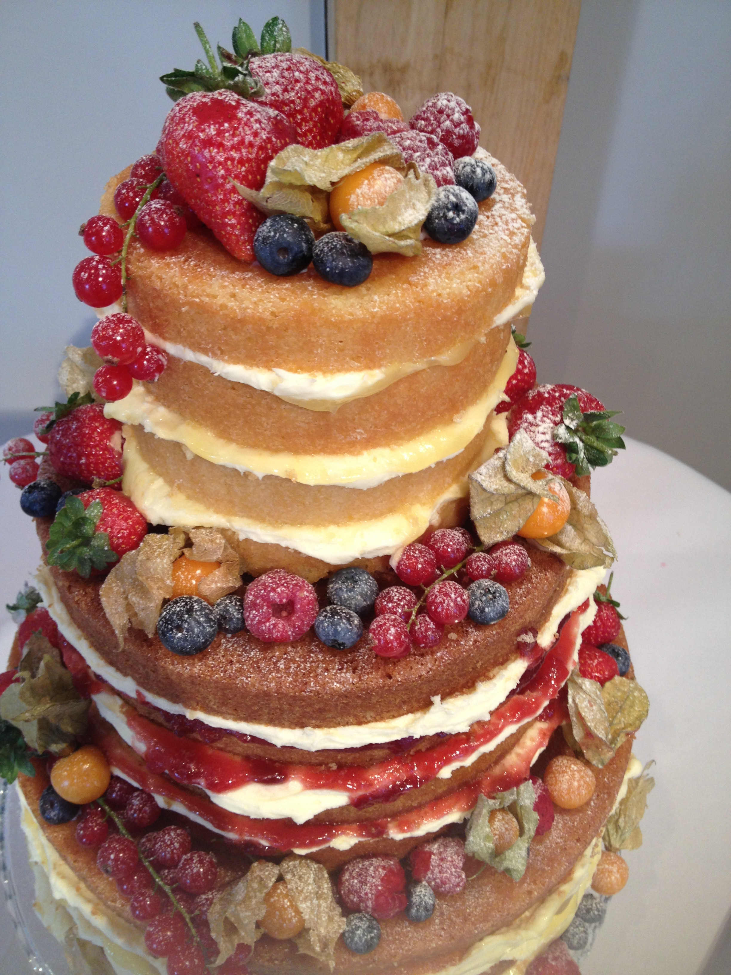 Fruity Wedding Cakes
 Naked wedding cake with fresh fruit