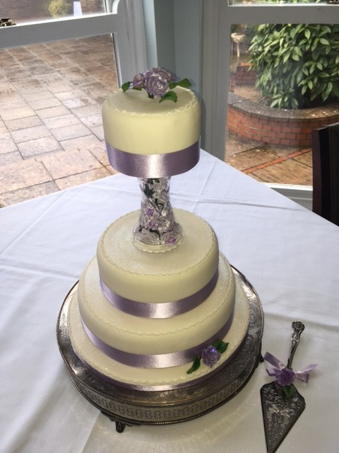 Frys Wedding Cakes
 3 tier wedding cake using ‘fresh’ flowers