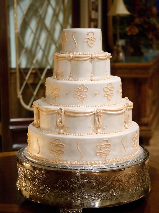 Gay Wedding Cakes
 Baker who refused wedding cake can’t cite beliefs