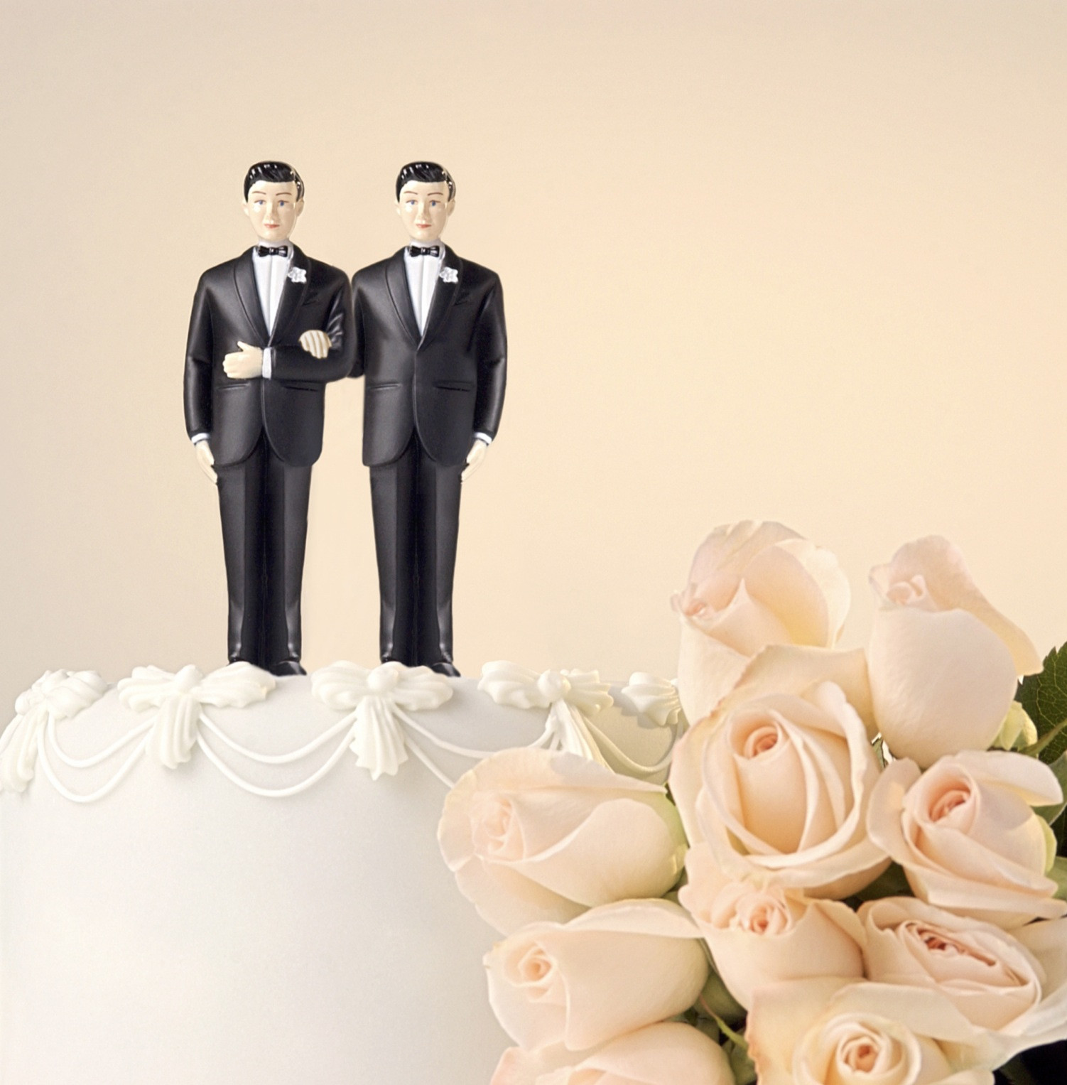 Gay Wedding Cakes Pictures
 Mayor Who Opposes Gay Marriage ficiates Son s Same