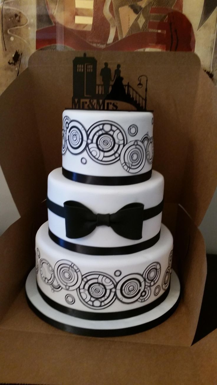 Geek Wedding Cakes
 A Doctor Who wedding cake Timey Wimey