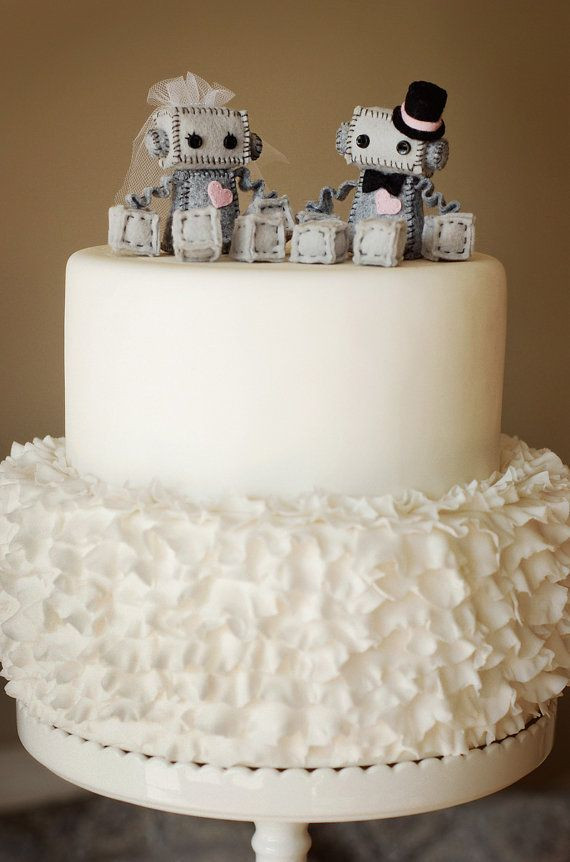 Geek Wedding Cakes
 Mini Robot Cake Toppers for a Geek Wedding or a Robot