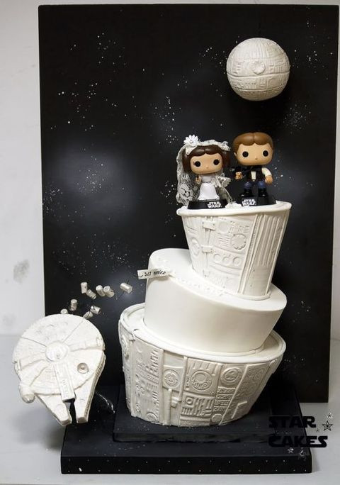 Geeky Wedding Cakes
 31 Geeky Wedding Cake Toppers