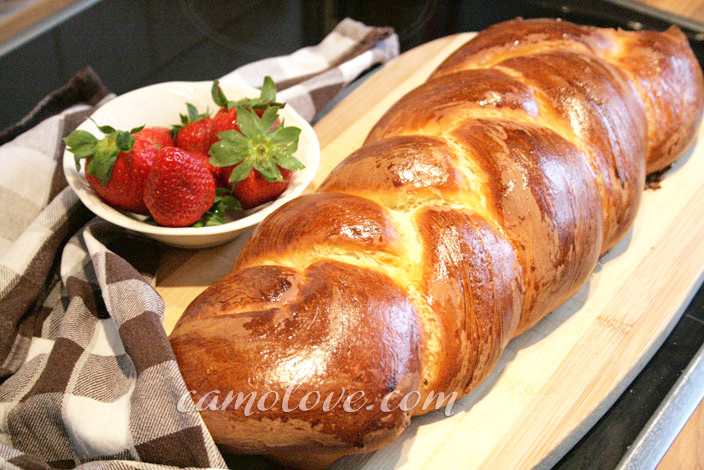 German Easter Bread
 Vanilla Easter Braid Bread – Osterzopf