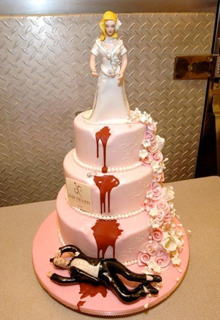 Giant Wedding Cakes
 10 wacky wedding cakes