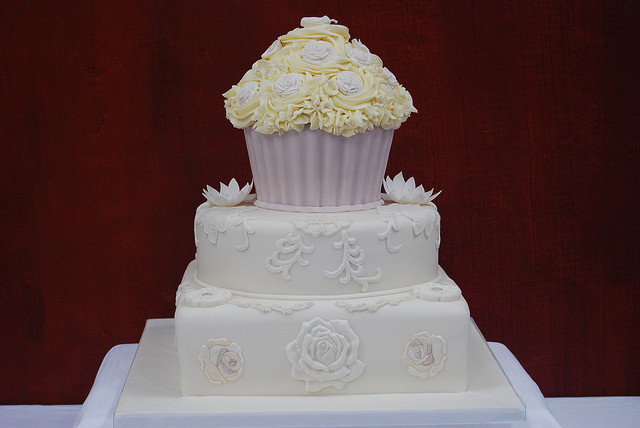 Giant Wedding Cakes
 Wedding Cake & Giant Cupcake