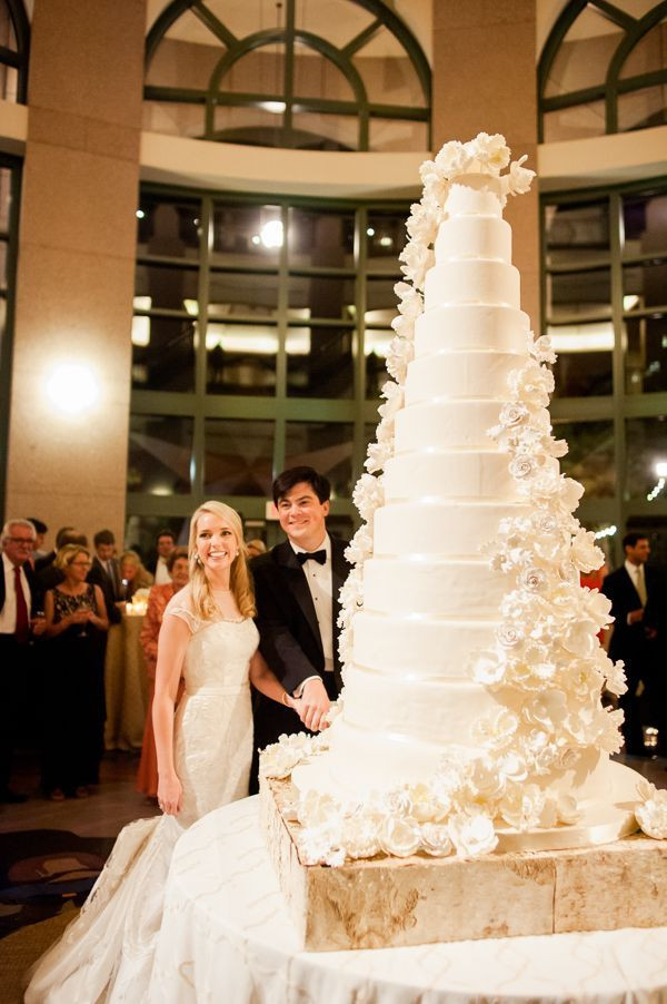 Gigantic Wedding Cakes
 25 best ideas about Big Wedding Cakes on Pinterest