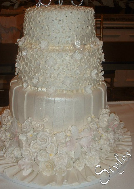 Glamorous Wedding Cakes
 Cakes by Styles Elegant and Glamorous Wedding cake