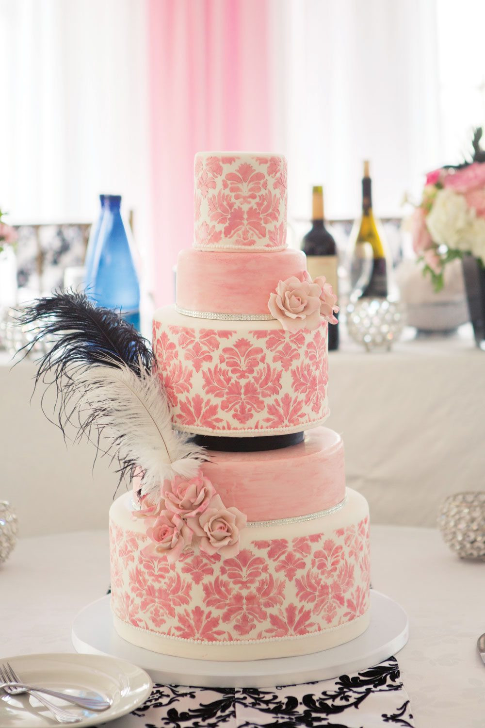 Glamour Wedding Cakes
 A Black and Pink Hollywood Glamour Wedding in Caledon tario
