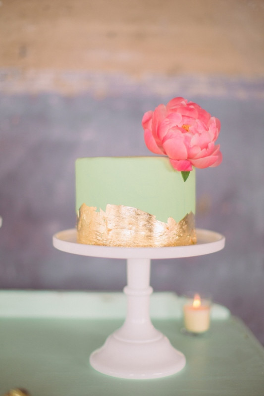 Gold Leaf Wedding Cakes
 30 Glamorous Gold Leaf Wedding Cakes Weddingomania