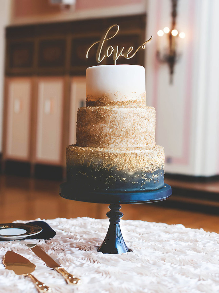 Gold Wedding Cakes
 18 Glamorous Metallic Wedding Cakes