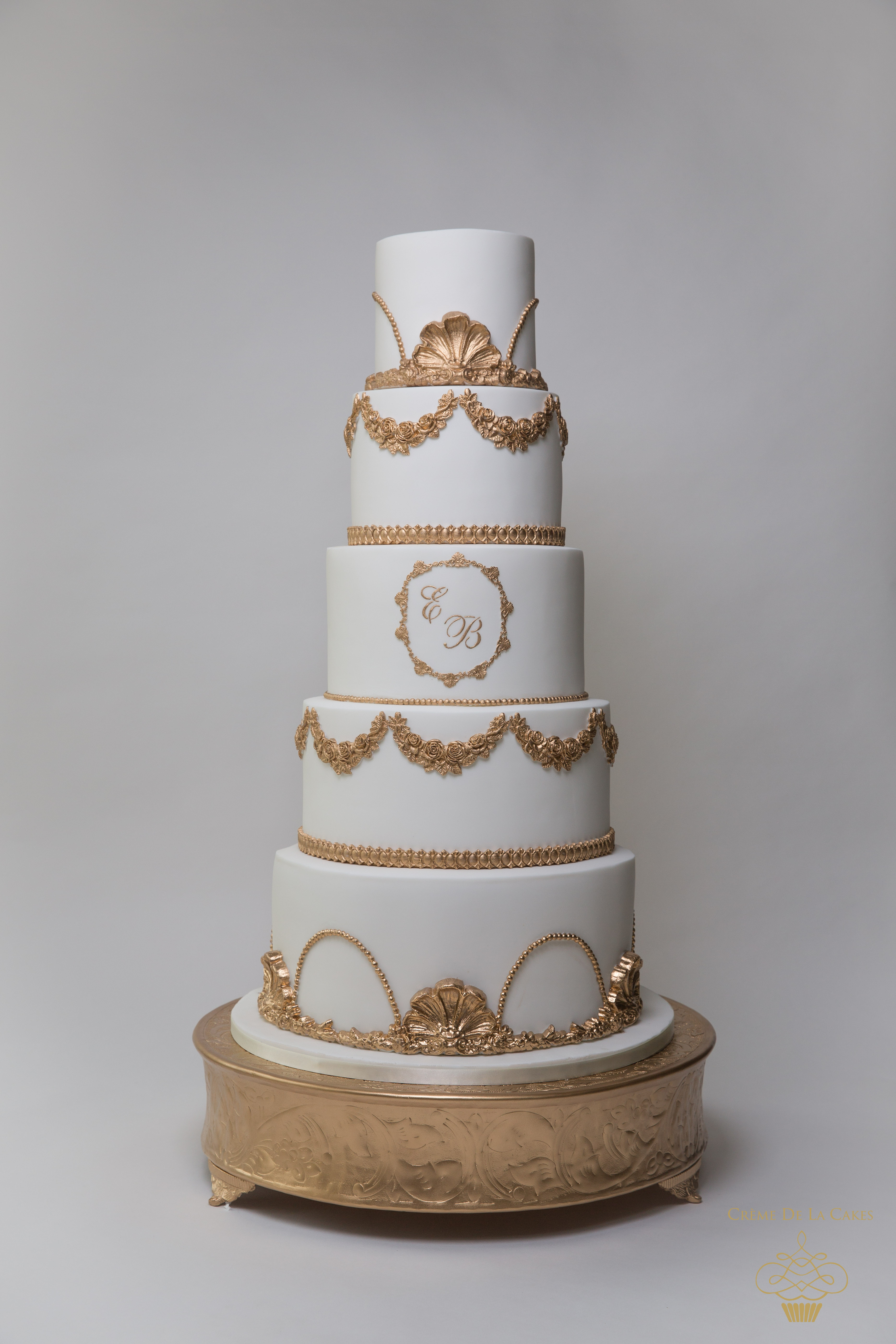 Gold Wedding Cakes 20 Ideas for Sumptuous Regal Ivory and Gold Wedding Cake