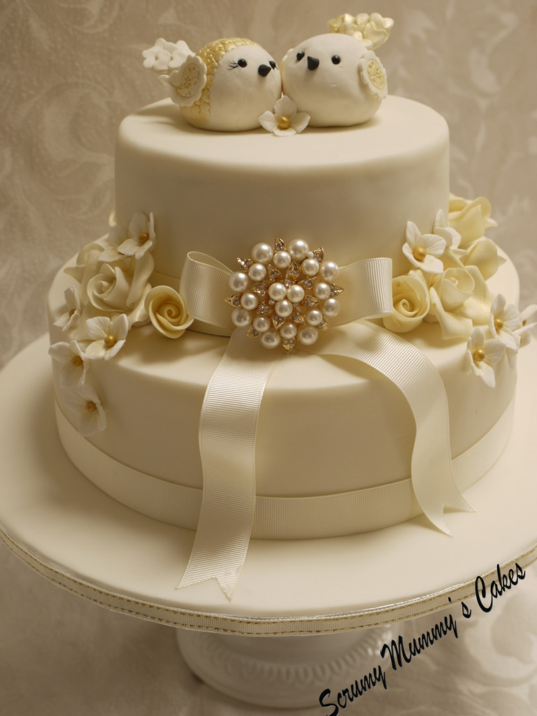 Golden Wedding Anniversary Cakes
 Scrummy Mummy s Cakes Isobella Golden Wedding Anniversary