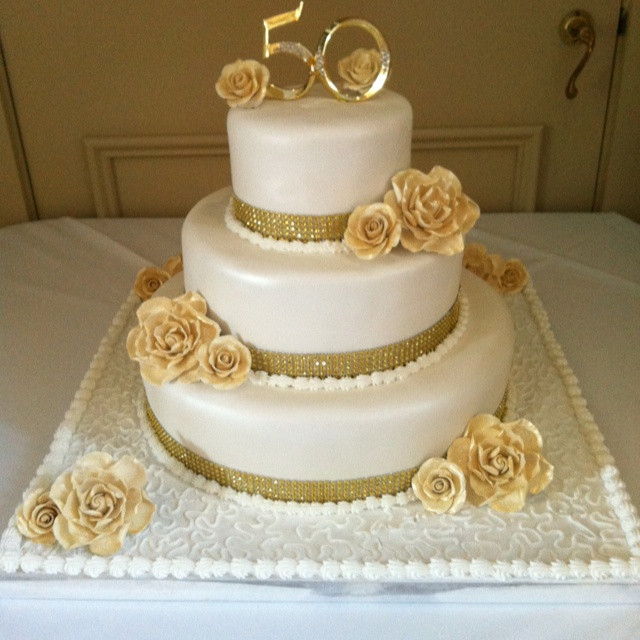 Golden Wedding Anniversary Cakes
 Unfor table Cake Decorating Ideas for Golden Wedding