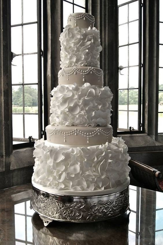 Gorgeous Wedding Cakes
 The Latest Wedding Cake Trends Arabia Weddings