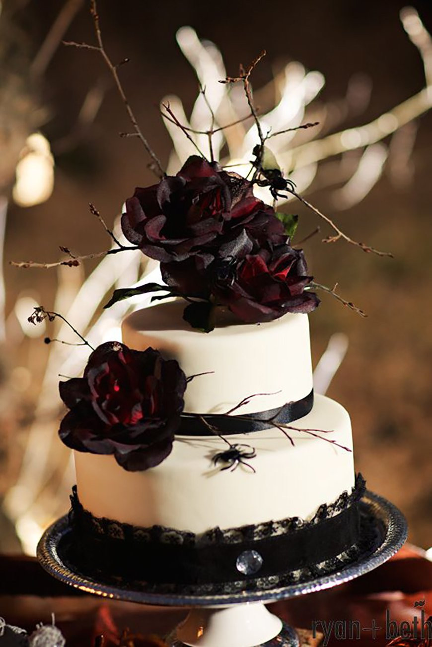 Gothic Wedding Cakes
 23 Halloween Wedding Cakes