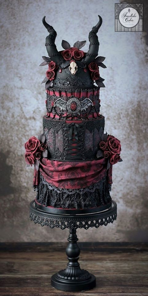 Gothic Wedding Cakes
 40 Halloween Gothic Wedding Cakes that are Spooky