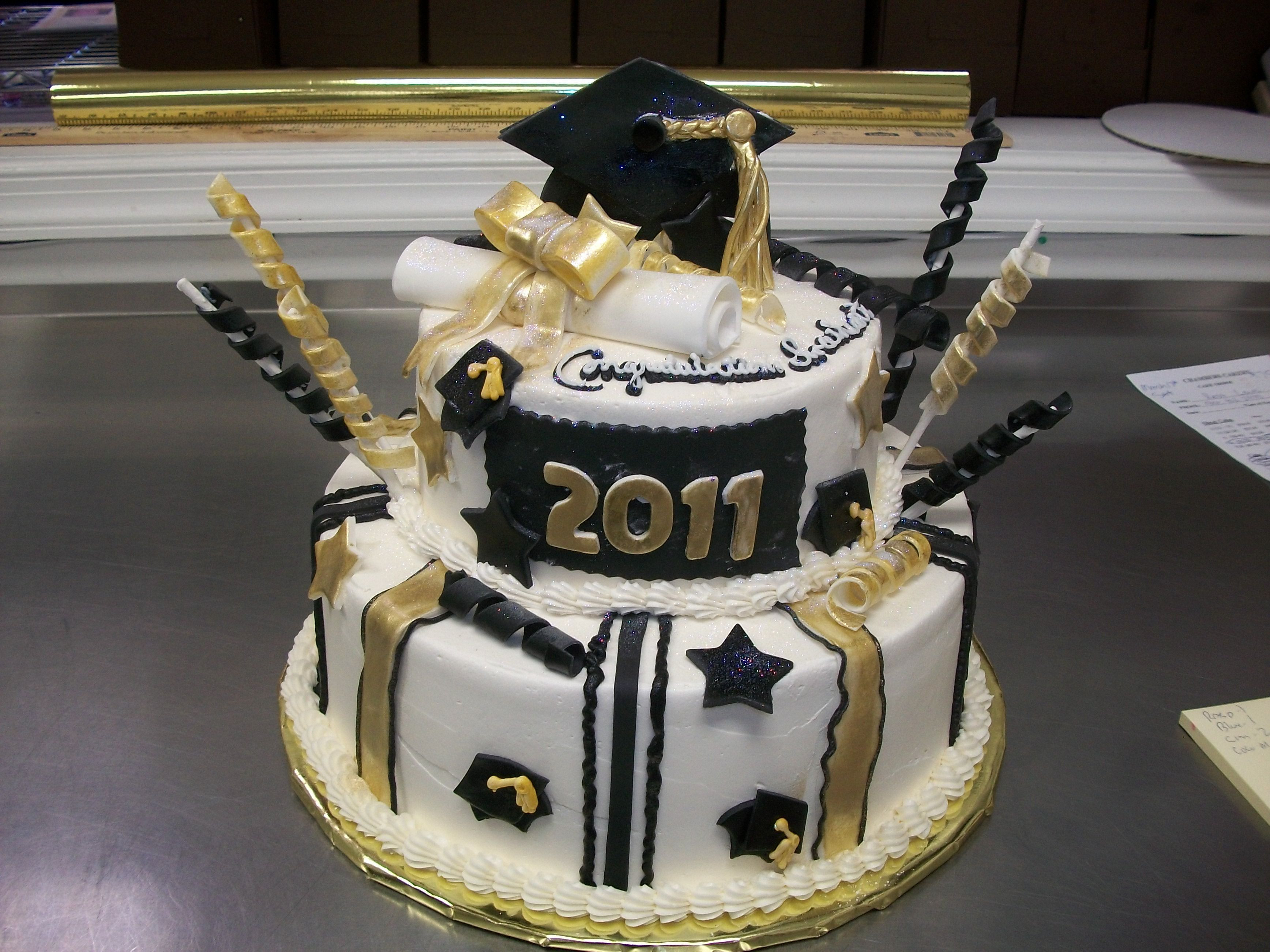 Graduation Cupcakes Walmart
 Black and Gold Graduation Cake