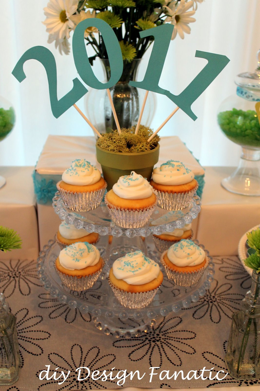 Graduation Dessert Table Ideas
 Here she is with her boyfriend right after graduation on