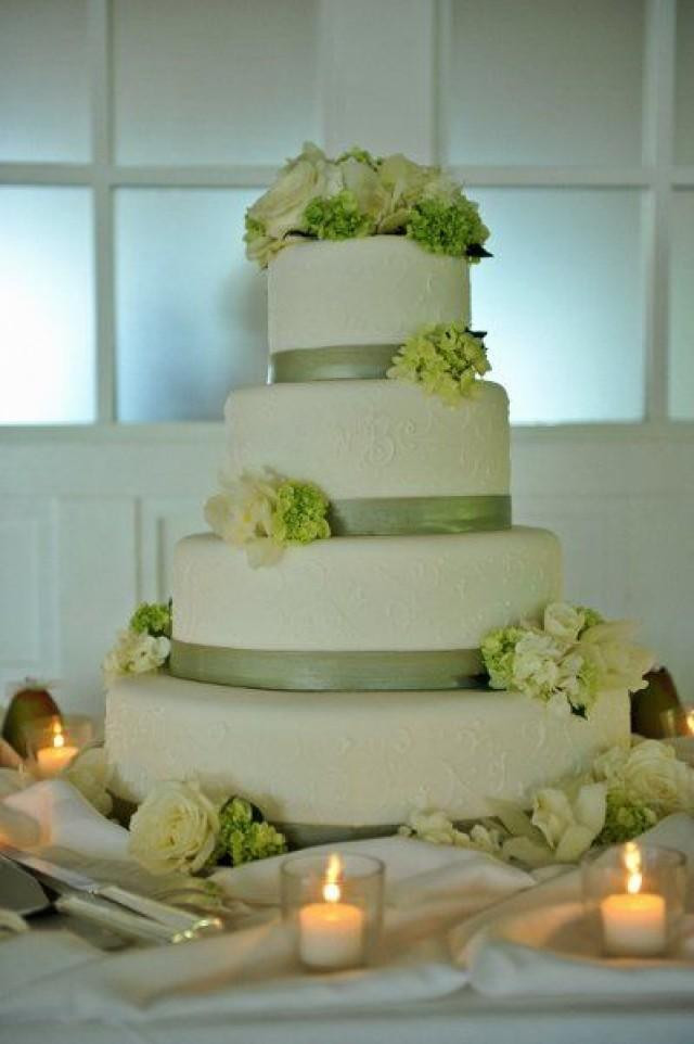 Green And White Wedding Cake
 Green Wedding Green And White Wedding Cake