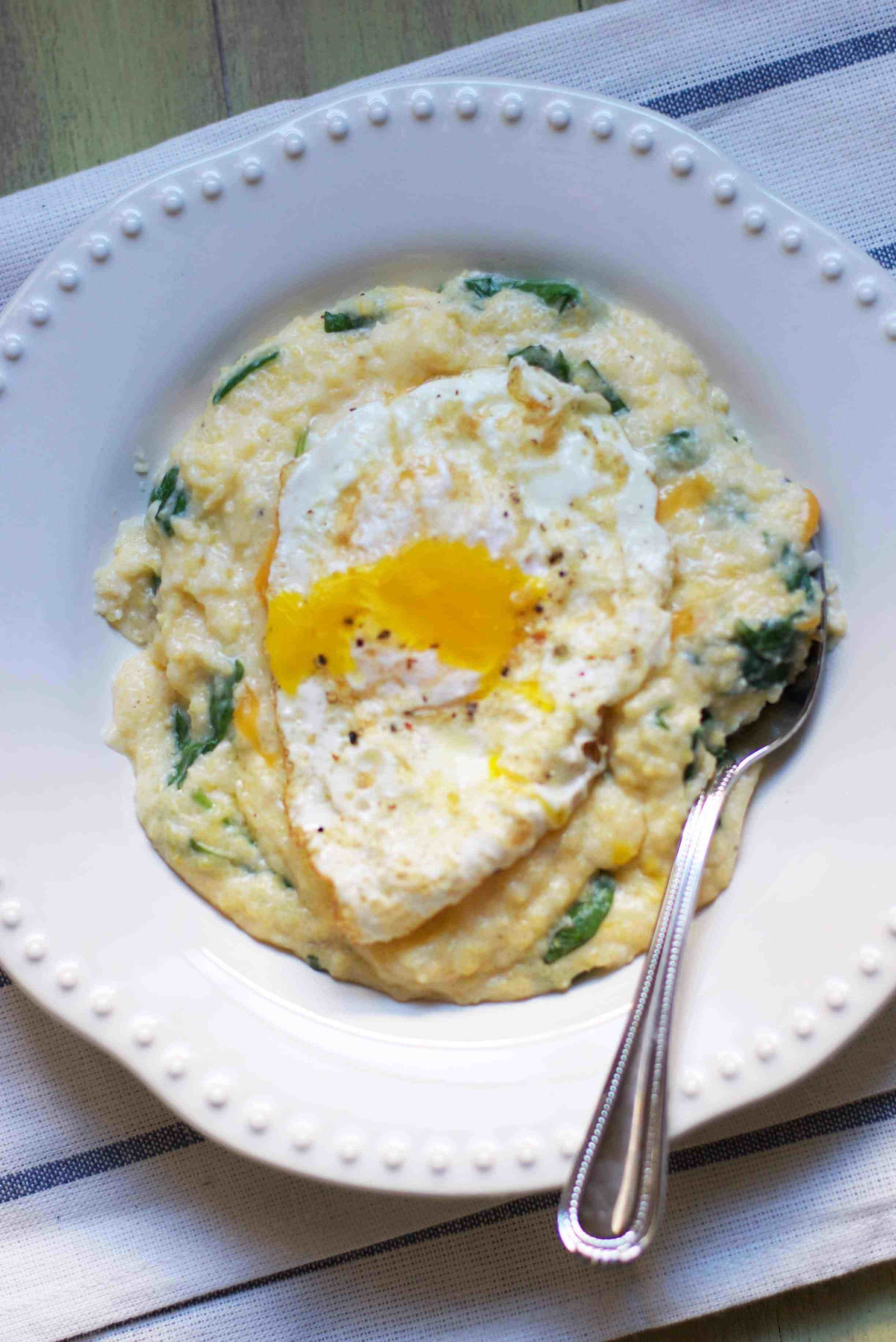 Grits For Breakfast Healthy
 Cheesy Grits with Spinach and Fried Eggs