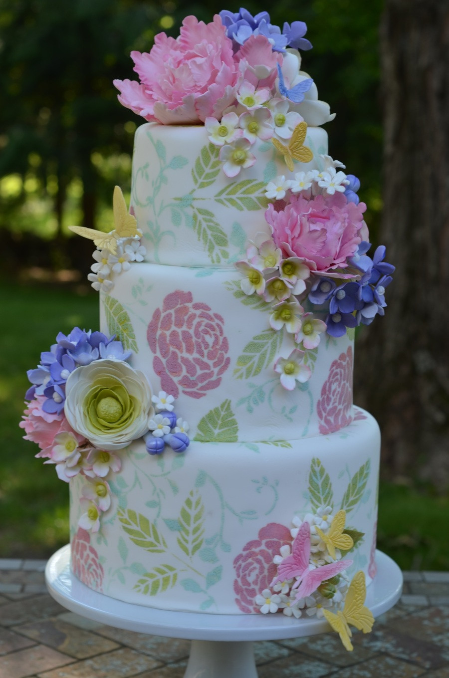 Gumpaste Flowers For Wedding Cakes
 Garden Wedding Cake With Gumpaste Flowers CakeCentral